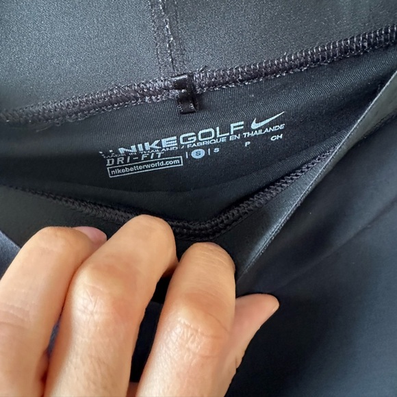 Nike Women's Dri-Fit Fringe Flip Golf Skorts-Black Small - Picture 8 of 8